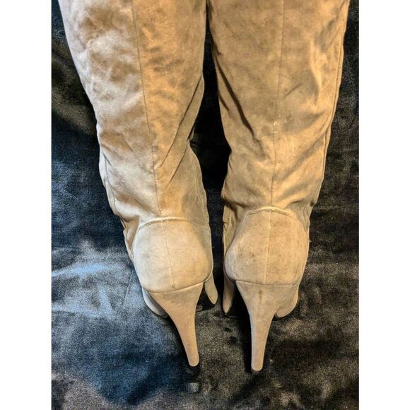 Wet Seal suede boots. Size 7.5 - Picture 4 of 13